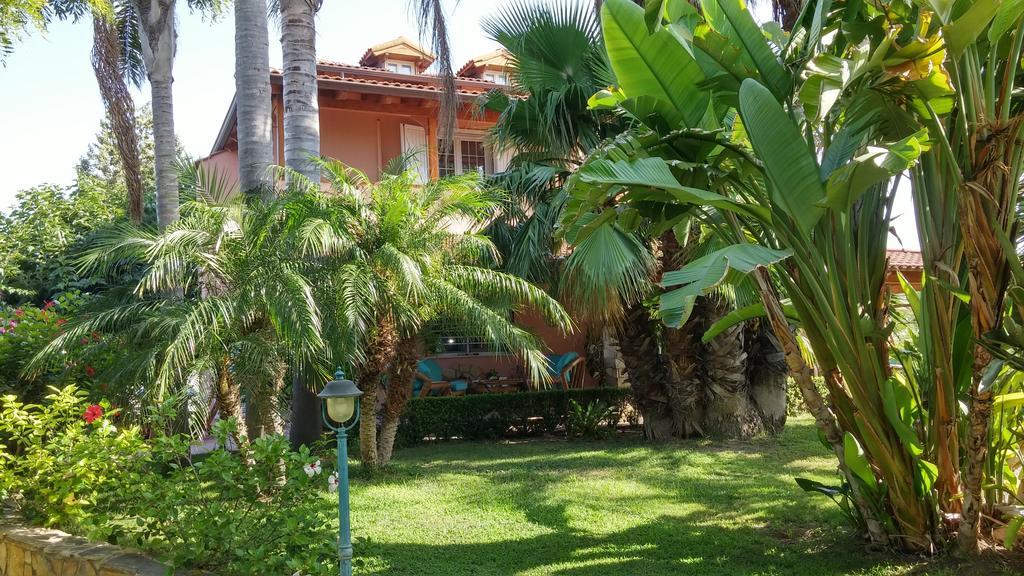 Il Giardino Delle Jacaranda Bed & Breakfast Talsano Exterior photo