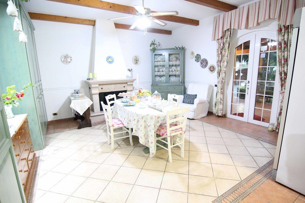Il Giardino Delle Jacaranda Bed & Breakfast Talsano Exterior photo